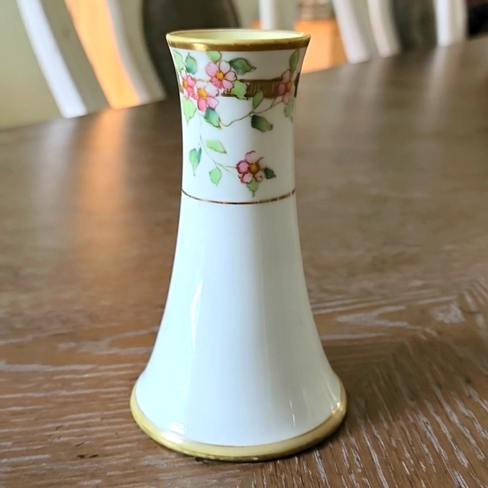 Nippon floral hat pin holder